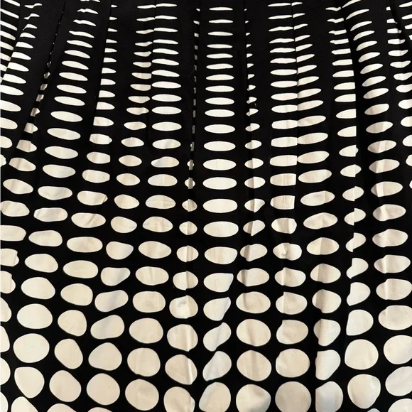 Talbots Black and White Geo Print Pleated Midi Skirt Sz 16P - Picture 5 of 5